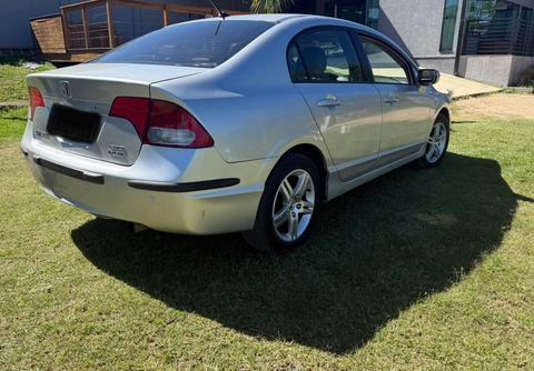 Honda Civic 2007 Prata — foto 1 de 3