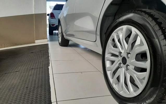 imagem-https://www.socarrao.com.br/sc-vehicle-images-prod/3629190/1788485134722-MTguanBn.jpg