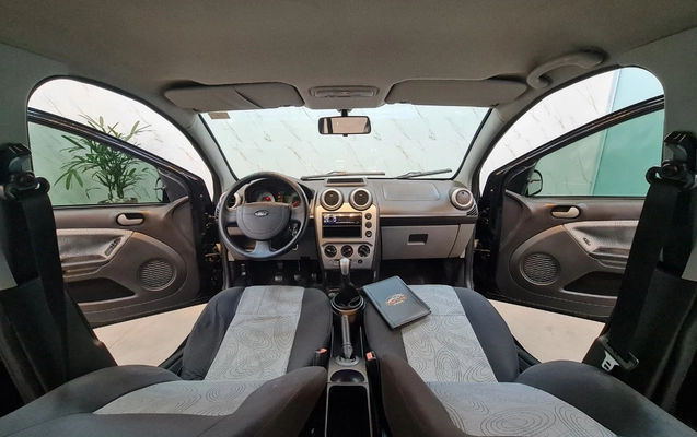 imagem-https://www.socarrao.com.br/sc-vehicle-images-prod/3629817/1788487006563-MjAyNjA5MDNfMTc0OTE4LmpwZw.jpg