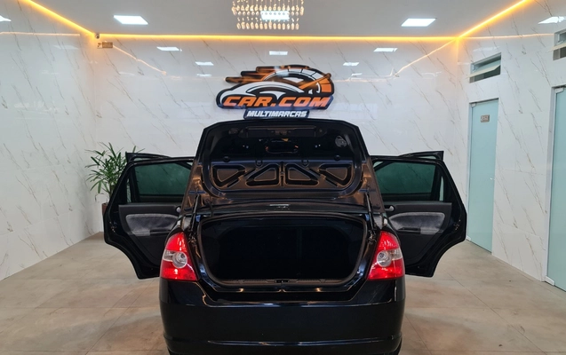 imagem-https://www.socarrao.com.br/sc-vehicle-images-prod/3629817/1788487007078-MjAyNjA5MDNfMTczNjU1LmpwZw.jpg