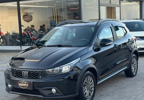 Fiat Argo TREKKING 1.3 8V Flex 2023 Preto — foto 1 de 3