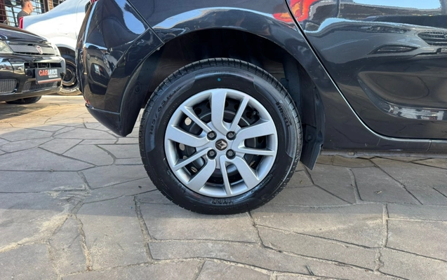 imagem-https://www.socarrao.com.br/sc-vehicle-images-prod/3638009/1788523171150-V2hhdHNBcHAgSW1hZ2UgMjAyNi0wOS0wMyBhdCAxNy4zNC4yOSAoMSkuanBlZw.jpeg