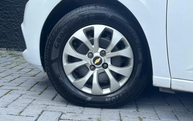 imagem-https://www.socarrao.com.br/sc-vehicle-images-prod/36382/1786135993445-7768277_12_B_5f8d2fb86d.jpeg