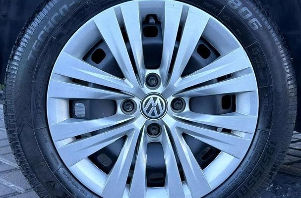 imagem-https://www.socarrao.com.br/sc-vehicle-images-prod/3638782/1788973107270-8442582_9_B_92d4bc3475.jpeg
