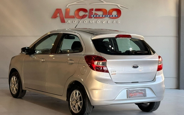 imagem-https://www.socarrao.com.br/sc-vehicle-images-prod/3639614/1789564466480-d63bc97ae34349bc9332dc48857a3c23_1788524727980.jpg