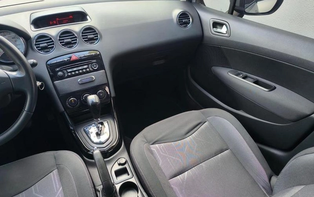 imagem-https://www.socarrao.com.br/sc-vehicle-images-prod/3640128/1789146750265-8448117_7_B_445832a799.jpeg