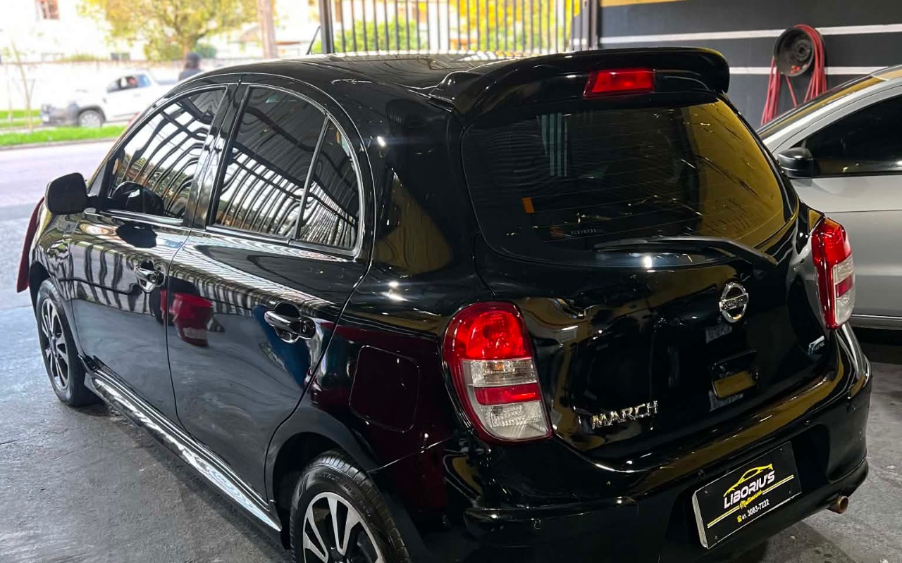 imagem-https://www.socarrao.com.br/sc-vehicle-images-prod/3640420/1788526880098-MmYwOGFmOTctOGM3Mi00YjZkLTliMWYtMTA0ZjFkMTc0MWMzLmpwZw.jpg