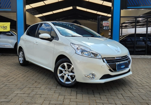 Peugeot 208 2016 Branco — foto 1 de 3