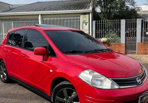 Nissan TIIDA 2011 Vermelho — foto 1 de 3