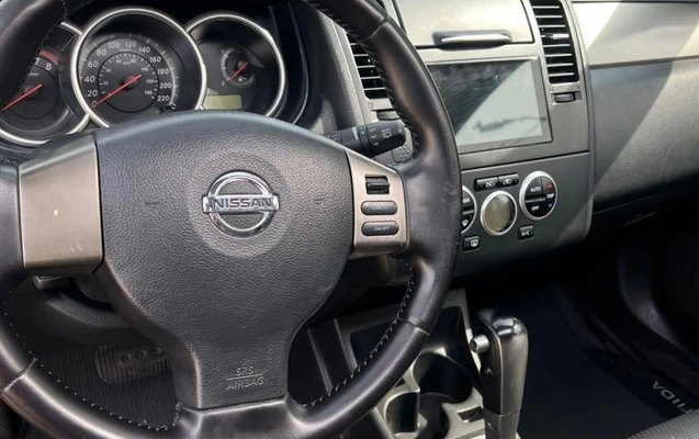 imagem-https://www.socarrao.com.br/sc-vehicle-images-prod/3641062/1788527987405-NmI4OWYzNjctNTFhYi00YmZlLTkwMTUtYWQwYTVjZjBjZWI1LmpwZw.jpg