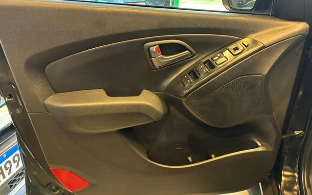 imagem-https://www.socarrao.com.br/sc-vehicle-images-prod/3641411/1788528791480-8449861_1_B_81db505bfd.jpeg