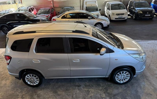 imagem-https://www.socarrao.com.br/sc-vehicle-images-prod/3641548/1790009986960-8420286_6_B_2194d93604.jpeg