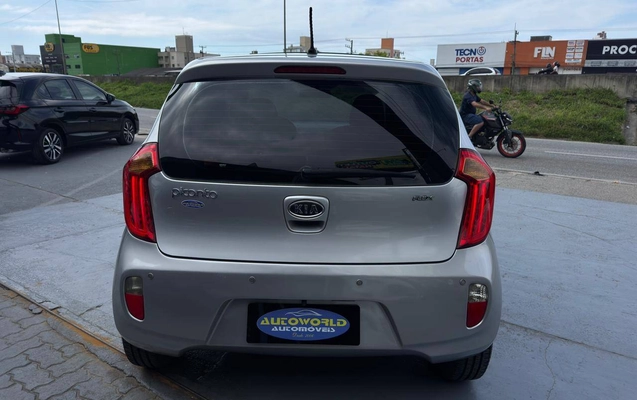 imagem-https://www.socarrao.com.br/sc-vehicle-images-prod/3641705/1788533073360-36a89e0b30784dbe8d4ce53610e47255_1788532797251.jpg