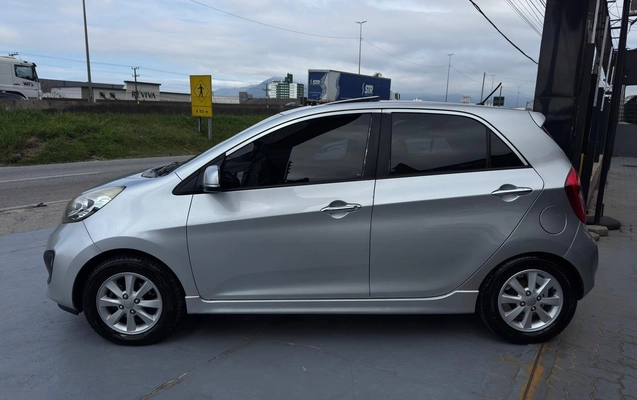 imagem-https://www.socarrao.com.br/sc-vehicle-images-prod/3641705/1788533073361-389ac15a8a1e471288d271c0fae1423f_1788532797256.jpg