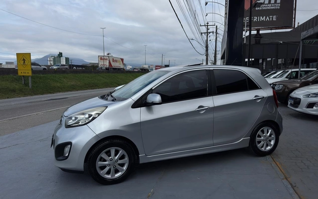 imagem-https://www.socarrao.com.br/sc-vehicle-images-prod/3641705/1788533073363-628712514f8e4b15aa11a756acc65f90_1788532797268.jpg