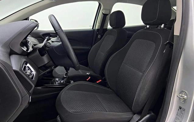 imagem-https://www.socarrao.com.br/sc-vehicle-images-prod/3641839/1789160056584-8437196_9_B_8d0a8e688b.jpeg