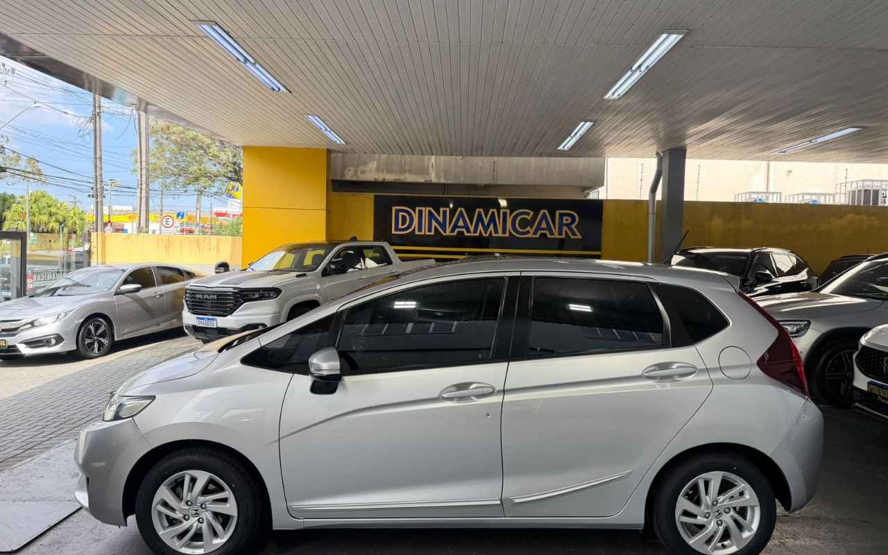 imagem-https://www.socarrao.com.br/sc-vehicle-images-prod/3641900/1788530435727-Mi5qcGVn.jpeg