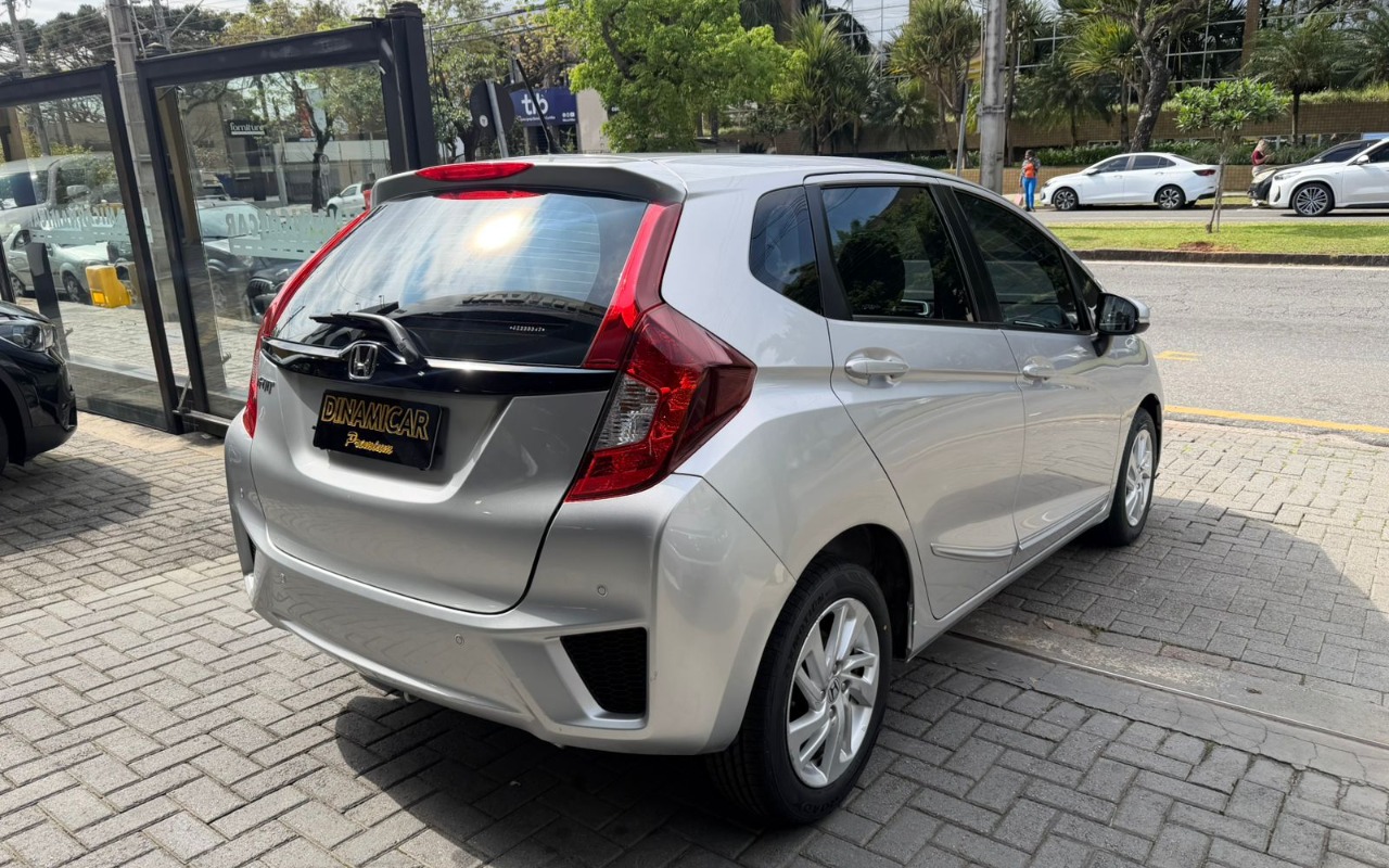 imagem-https://www.socarrao.com.br/sc-vehicle-images-prod/3641900/1788530435843-My5qcGVn.jpeg