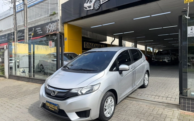 imagem-https://www.socarrao.com.br/sc-vehicle-images-prod/3641900/1788530436177-Ni5qcGVn.jpeg