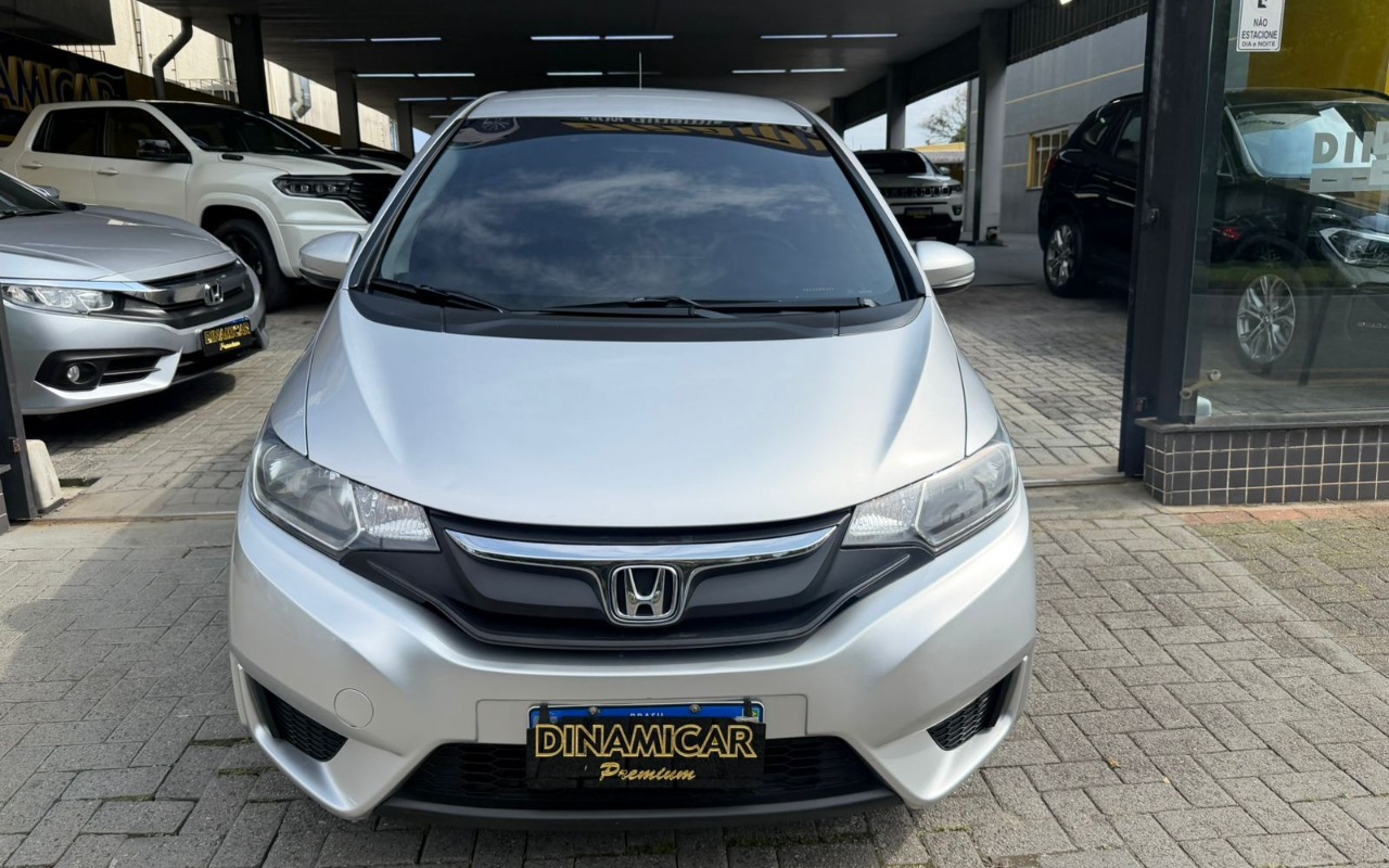imagem-https://www.socarrao.com.br/sc-vehicle-images-prod/3641900/1788530436242-Ny5qcGVn.jpeg
