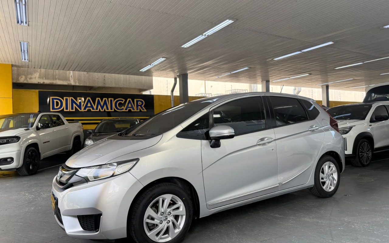 imagem-https://www.socarrao.com.br/sc-vehicle-images-prod/3641900/1788530436312-OC5qcGVn.jpeg