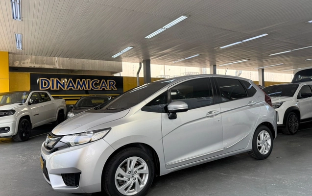 imagem-https://www.socarrao.com.br/sc-vehicle-images-prod/3641900/1788530436312-OC5qcGVn.jpeg