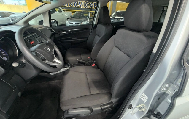 imagem-https://www.socarrao.com.br/sc-vehicle-images-prod/3641900/1788530436670-MTIuanBlZw.jpeg
