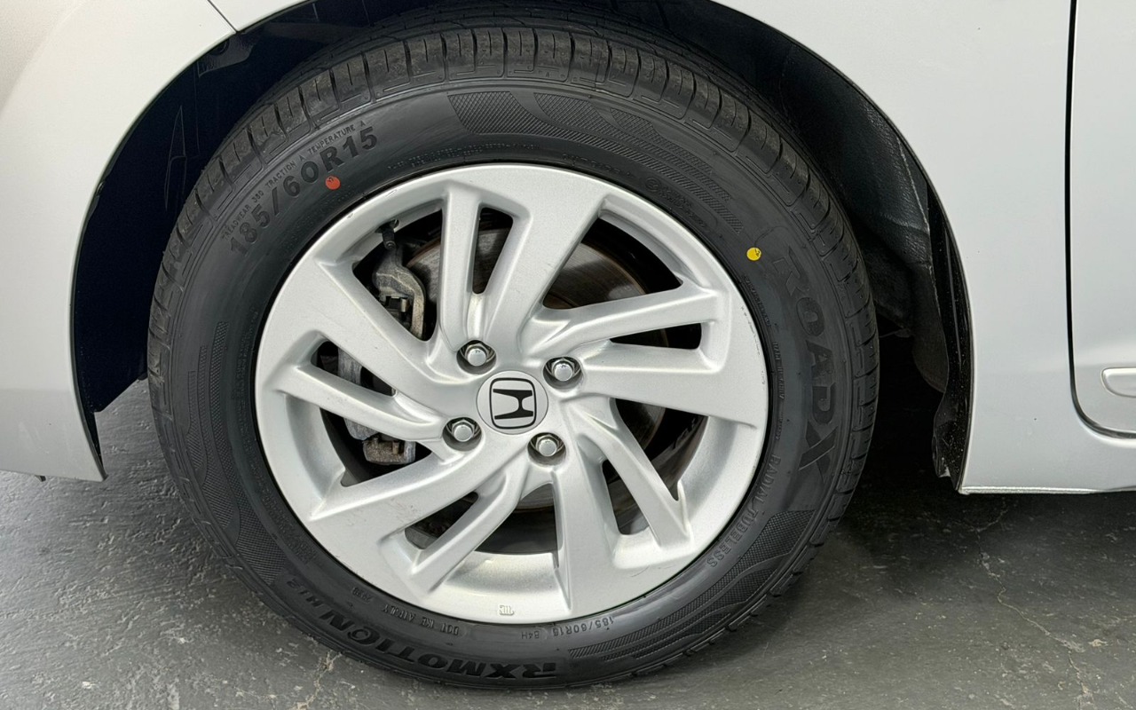 imagem-https://www.socarrao.com.br/sc-vehicle-images-prod/3641900/1788530437361-MjEuanBlZw.jpeg