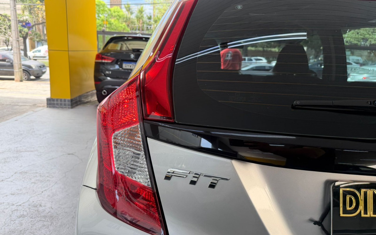 imagem-https://www.socarrao.com.br/sc-vehicle-images-prod/3641900/1788530437497-MjMuanBlZw.jpeg