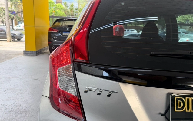 imagem-https://www.socarrao.com.br/sc-vehicle-images-prod/3641900/1788530437497-MjMuanBlZw.jpeg