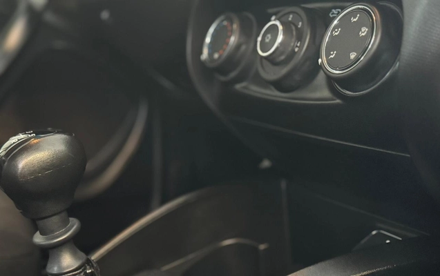 imagem-https://www.socarrao.com.br/sc-vehicle-images-prod/3641966/1788530584201-QVJHTzguanBn.jpg