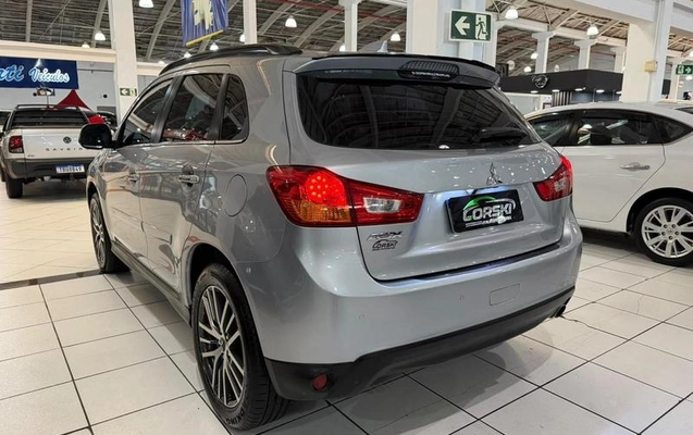 imagem-https://www.socarrao.com.br/sc-vehicle-images-prod/3641991/1789135189097-8447004_13_B_14c87d2765.jpeg
