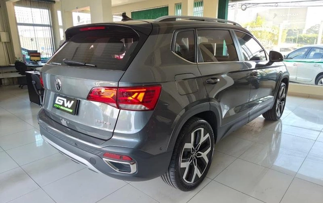 imagem-https://www.socarrao.com.br/sc-vehicle-images-prod/3642115/1789230386612-8448444_16_B_ff1fdd8df3.jpeg