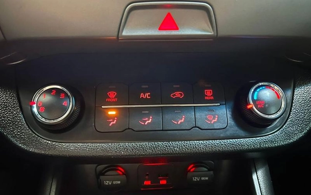 imagem-https://www.socarrao.com.br/sc-vehicle-images-prod/3642186/1788530943506-8398950_11_B_5c8c690682.jpeg