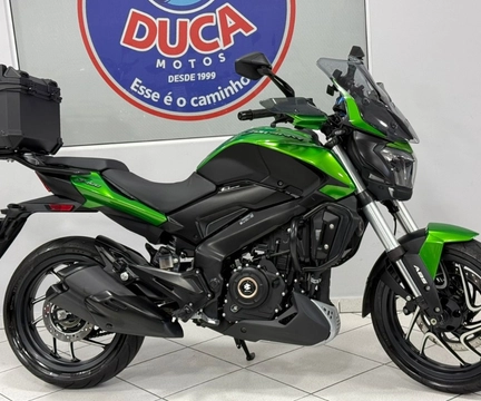 BAJAJ DOMINAR 400 2025 Verde — foto 1 de 3