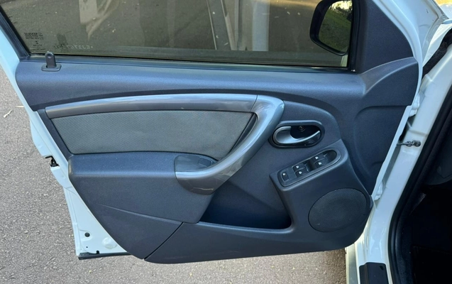 imagem-https://www.socarrao.com.br/sc-vehicle-images-prod/3642318/1788531979551-V2hhdHNBcHAgSW1hZ2UgMjAyNi0wOS0wMyBhdCAxNi41Ny41NyAoMykuanBlZw.jpeg