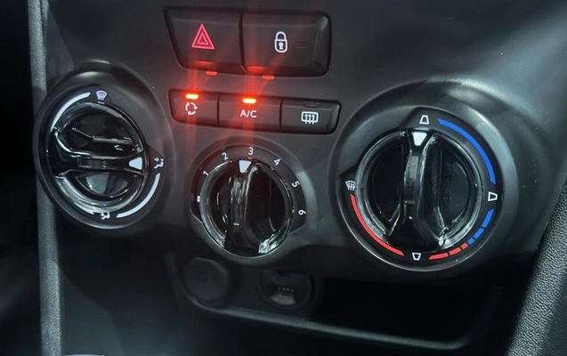 imagem-https://www.socarrao.com.br/sc-vehicle-images-prod/3642392/1789075705555-8374262_15_B_e25fd3b1e4.jpeg