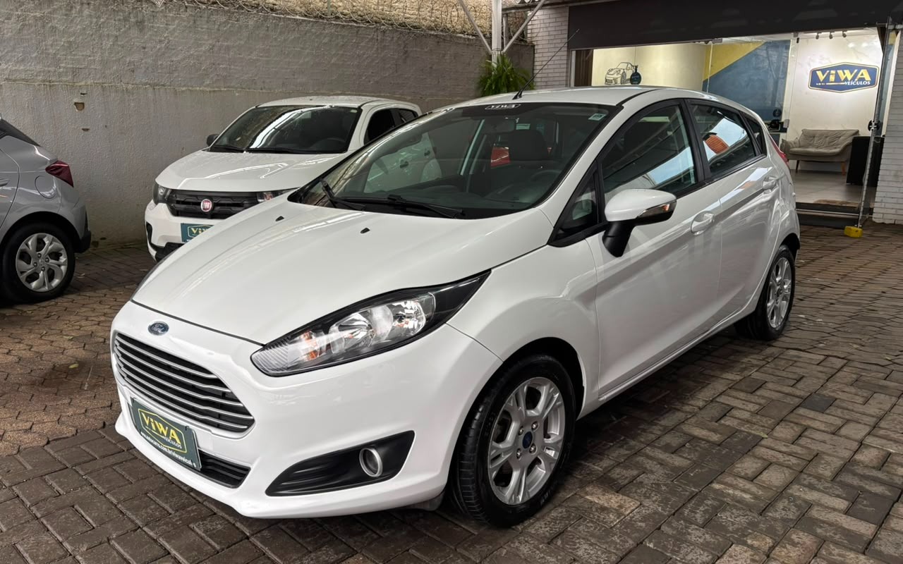 Ford Fiesta SE 1.6 16V Flex 5p 2016 Branco — foto 1 de 3