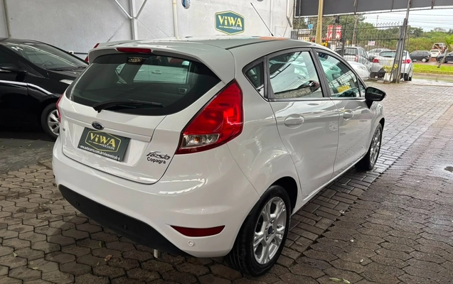 imagem-https://www.socarrao.com.br/sc-vehicle-images-prod/3642565/1788532185452-RklFU1RBIEIgMjAxNiAyLmpwZw.jpg