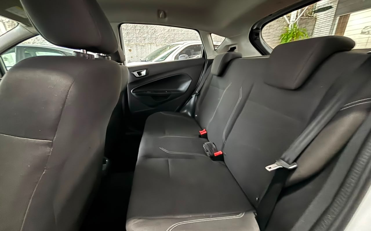 imagem-https://www.socarrao.com.br/sc-vehicle-images-prod/3642565/1788532185982-RklFU1RBIEIgMjAxNiA5LmpwZw.jpg