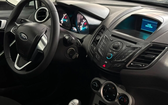 imagem-https://www.socarrao.com.br/sc-vehicle-images-prod/3642565/1788532186217-RklFU1RBIEIgMjAxNiA2LmpwZw.jpg