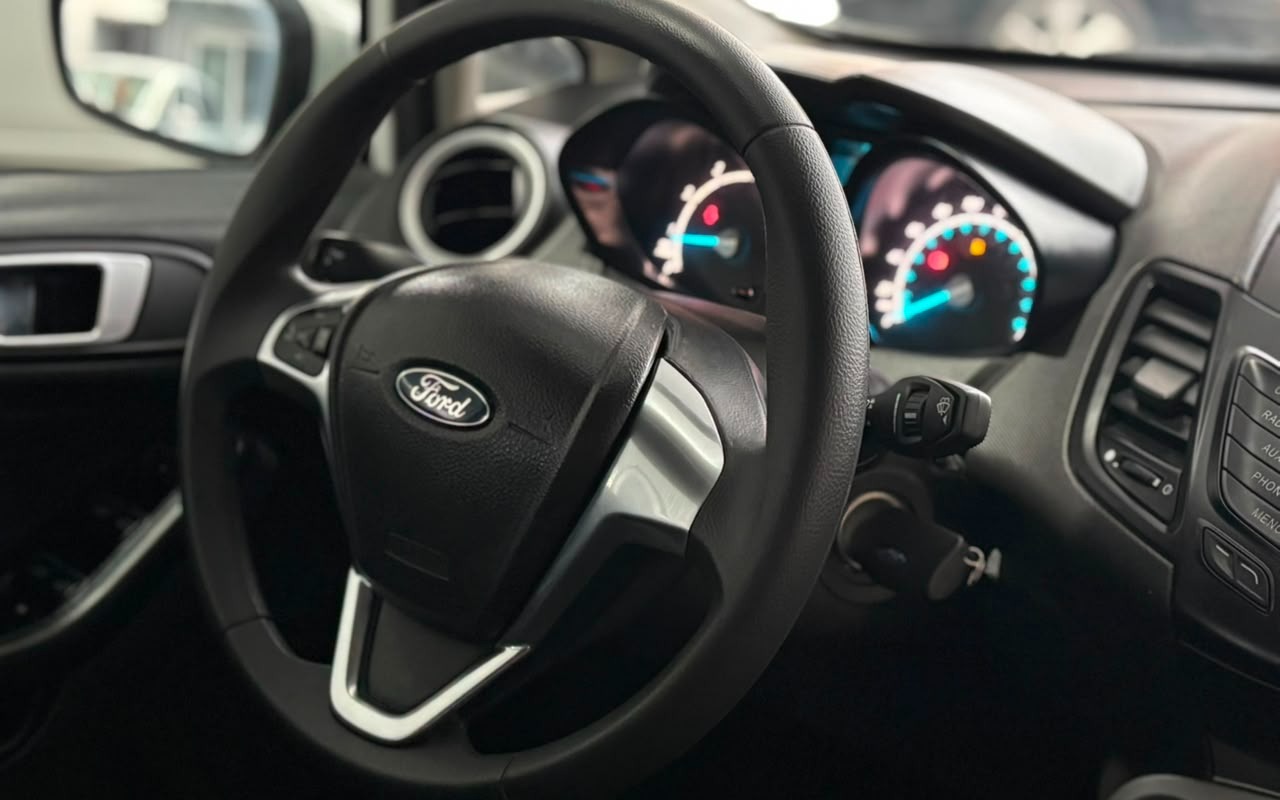 imagem-https://www.socarrao.com.br/sc-vehicle-images-prod/3642565/1788532186348-RklFU1RBIEIgMjAxNiA1LmpwZw.jpg