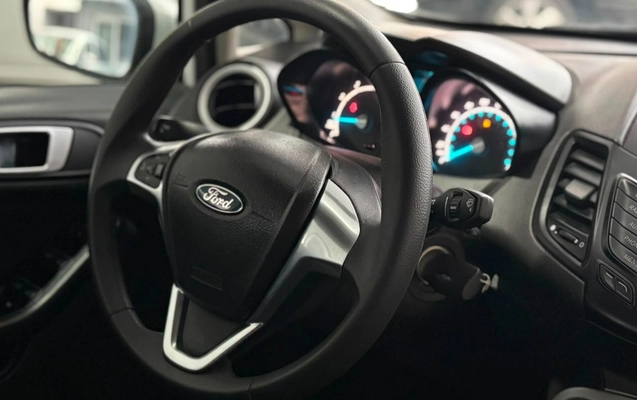 imagem-https://www.socarrao.com.br/sc-vehicle-images-prod/3642565/1788532186348-RklFU1RBIEIgMjAxNiA1LmpwZw.jpg