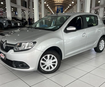 Renault Sandero 2016 Prata — foto 1 de 3