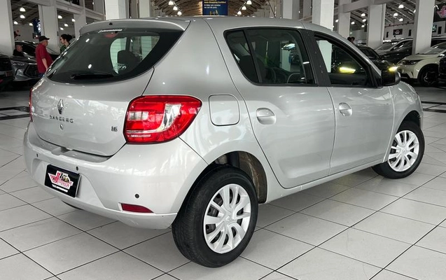 imagem-https://www.socarrao.com.br/sc-vehicle-images-prod/3642631/1789390478030-8443259_13_B_14cdc428a3.jpeg