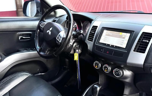 imagem-https://www.socarrao.com.br/sc-vehicle-images-prod/3642711/1788532990198-8437942_6_B_1b030e2158.jpeg