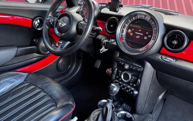 imagem-https://www.socarrao.com.br/sc-vehicle-images-prod/3642787/1788533212525-8443705_6_B_4b1cf9842f.jpeg
