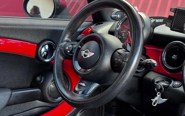 imagem-https://www.socarrao.com.br/sc-vehicle-images-prod/3642787/1788533212528-8443705_8_B_6994d08597.jpeg