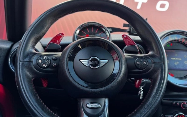 imagem-https://www.socarrao.com.br/sc-vehicle-images-prod/3642787/1788533212529-8443705_9_B_4f7787feed.jpeg