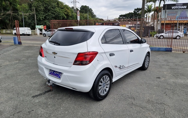 imagem-https://www.socarrao.com.br/sc-vehicle-images-prod/3643499/1788535447276-GLSZfv3uEbPCnLRVPm4lFmF9qzORwbSh.jpg